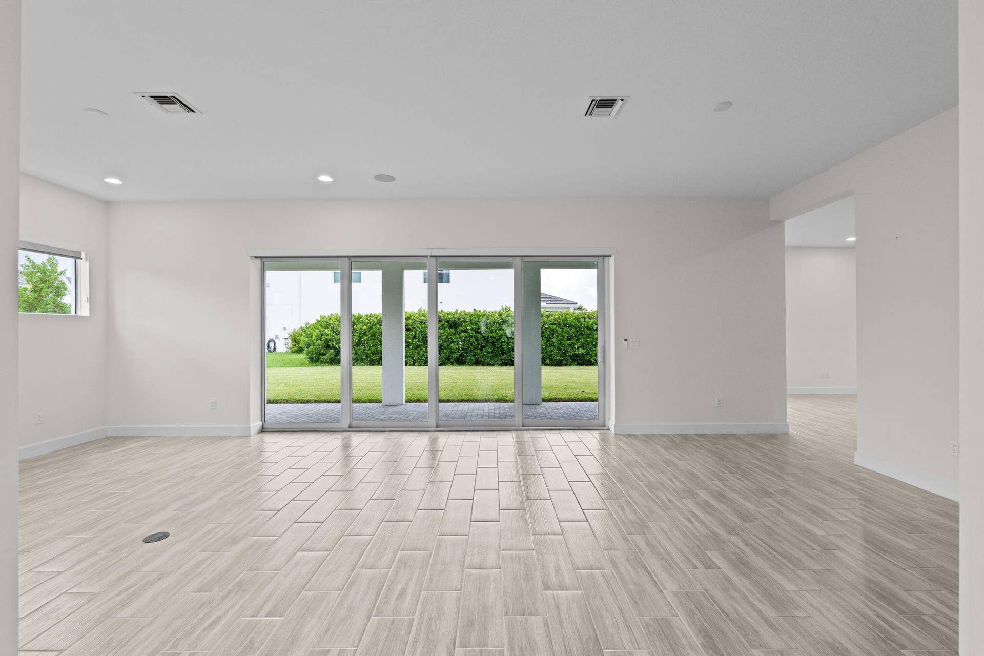 13-web-or-mls-A7406829