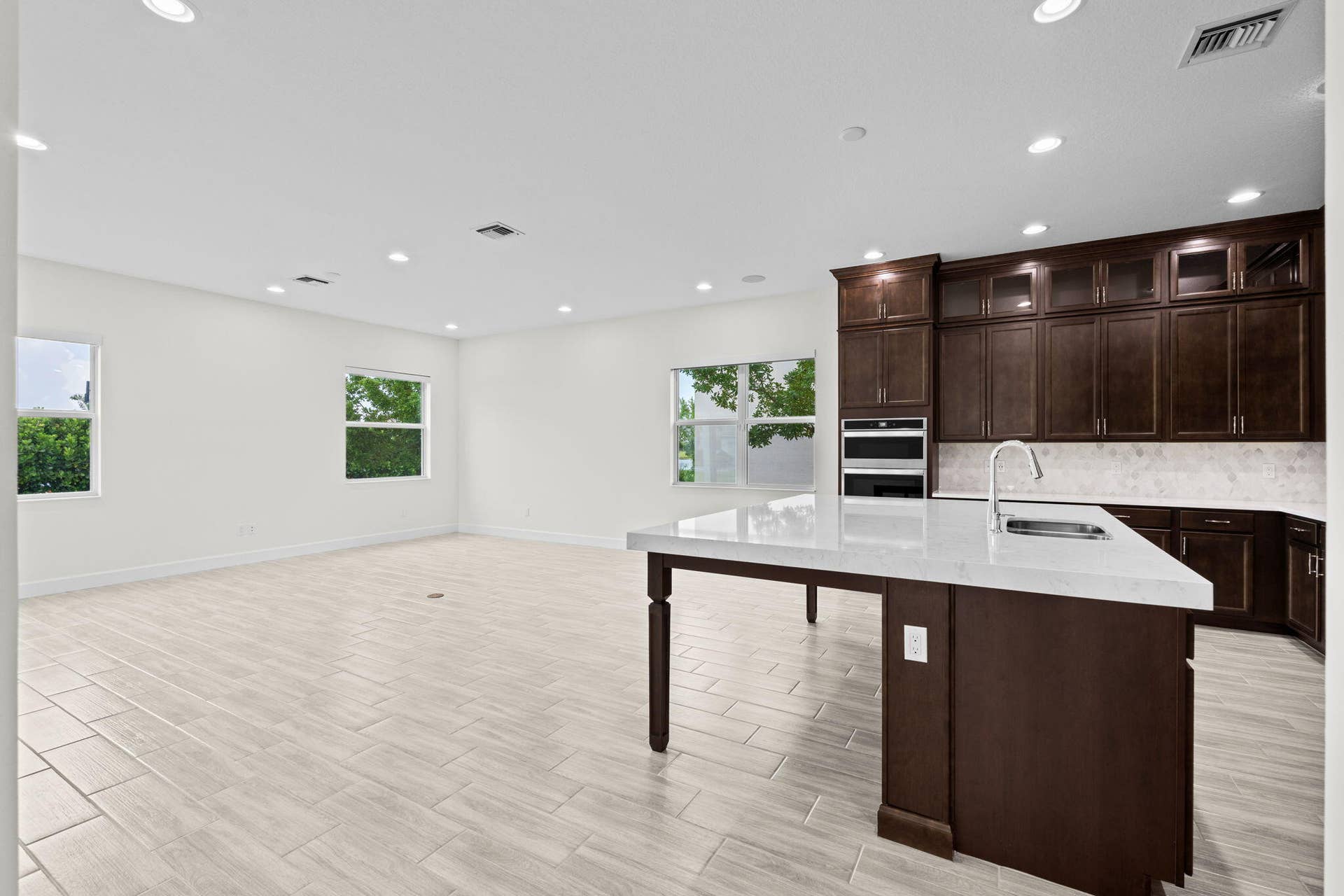20-web-or-mls-A7406859