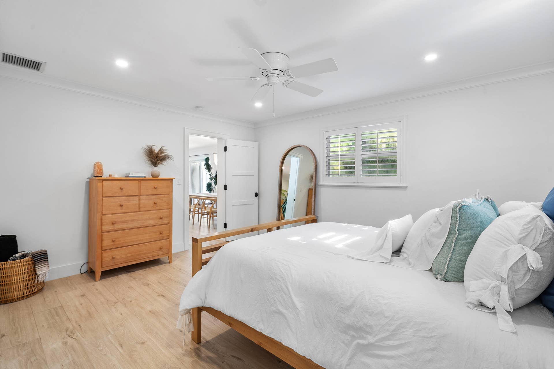 2641 NE 52nd Street, Lighthouse Point, FL 33064 024-2641Northeast52ndStreet-LighthousePo