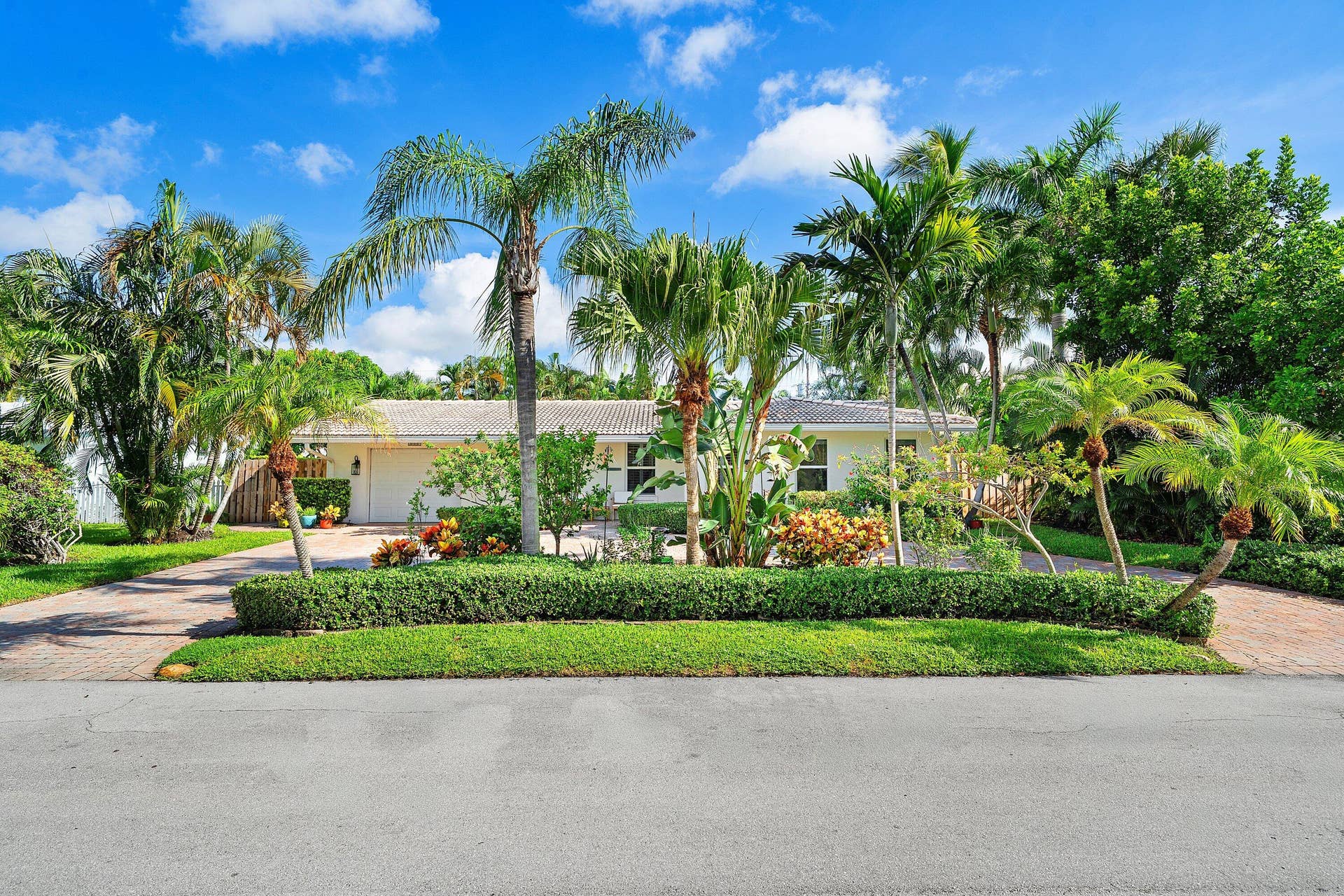 2641 NE 52nd Street, Lighthouse Point, FL 33064 001-2641Northeast52ndStreet-LighthousePo