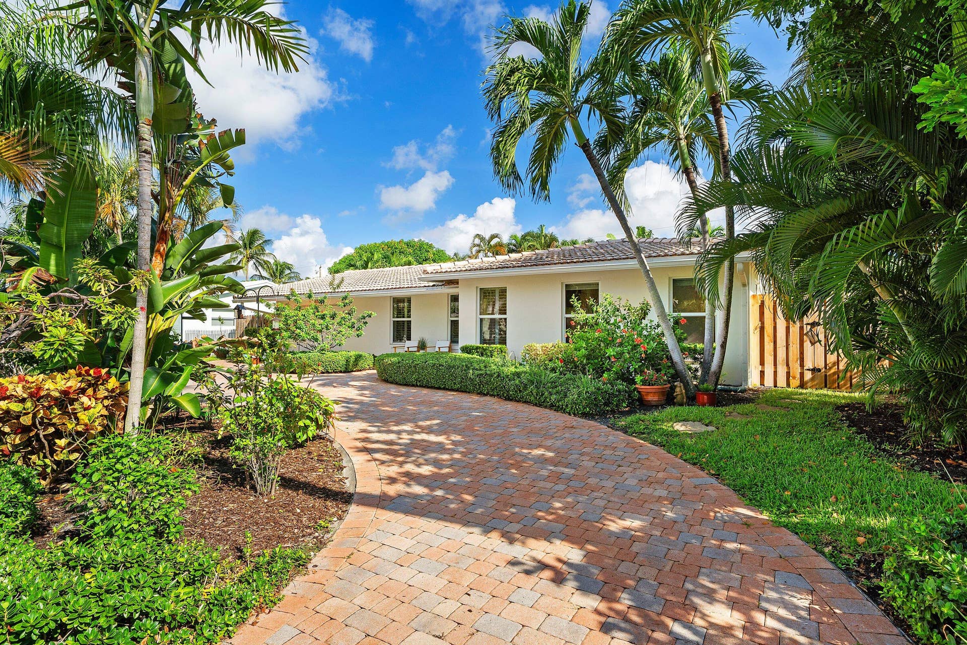 2641 NE 52nd Street, Lighthouse Point, FL 33064 002-2641Northeast52ndStreet-LighthousePo