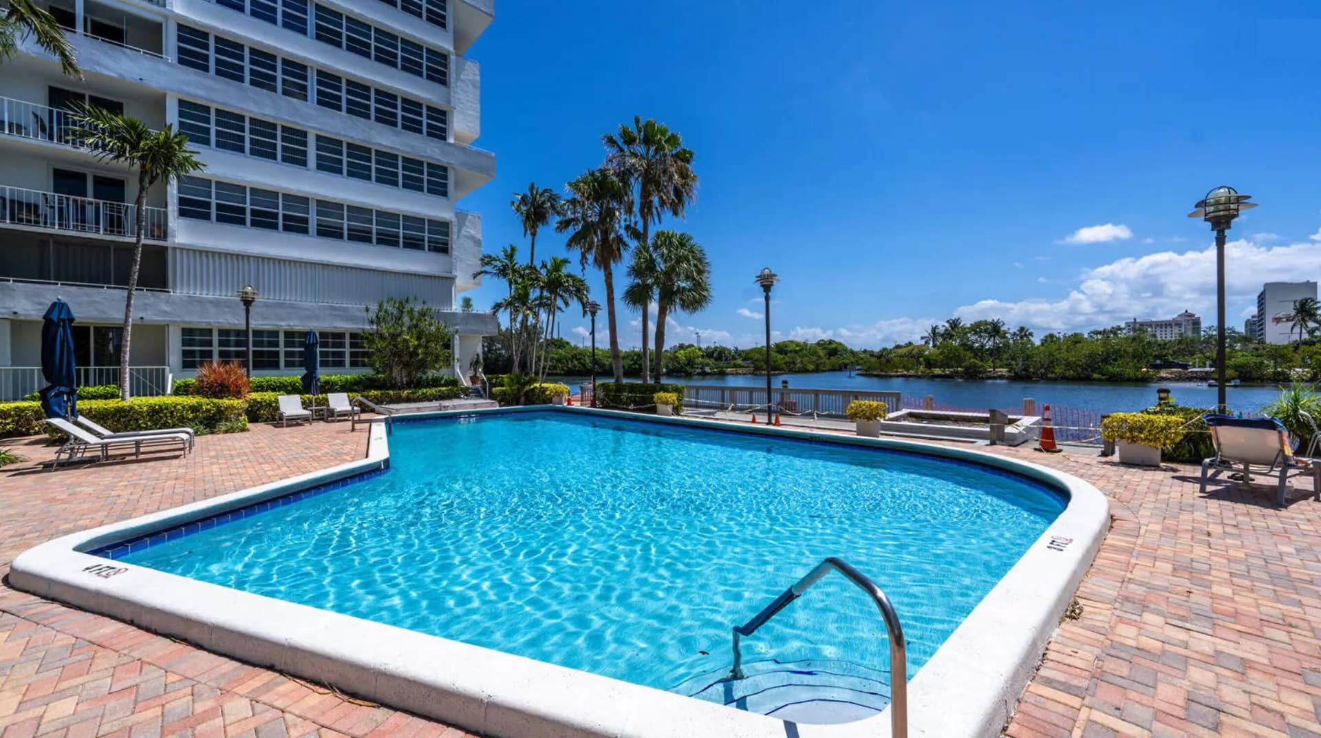 1160 N FEDERAL Highway, #1020, Fort Lauderdale, FL 33304 Luxurious Community Pool overlooking the River