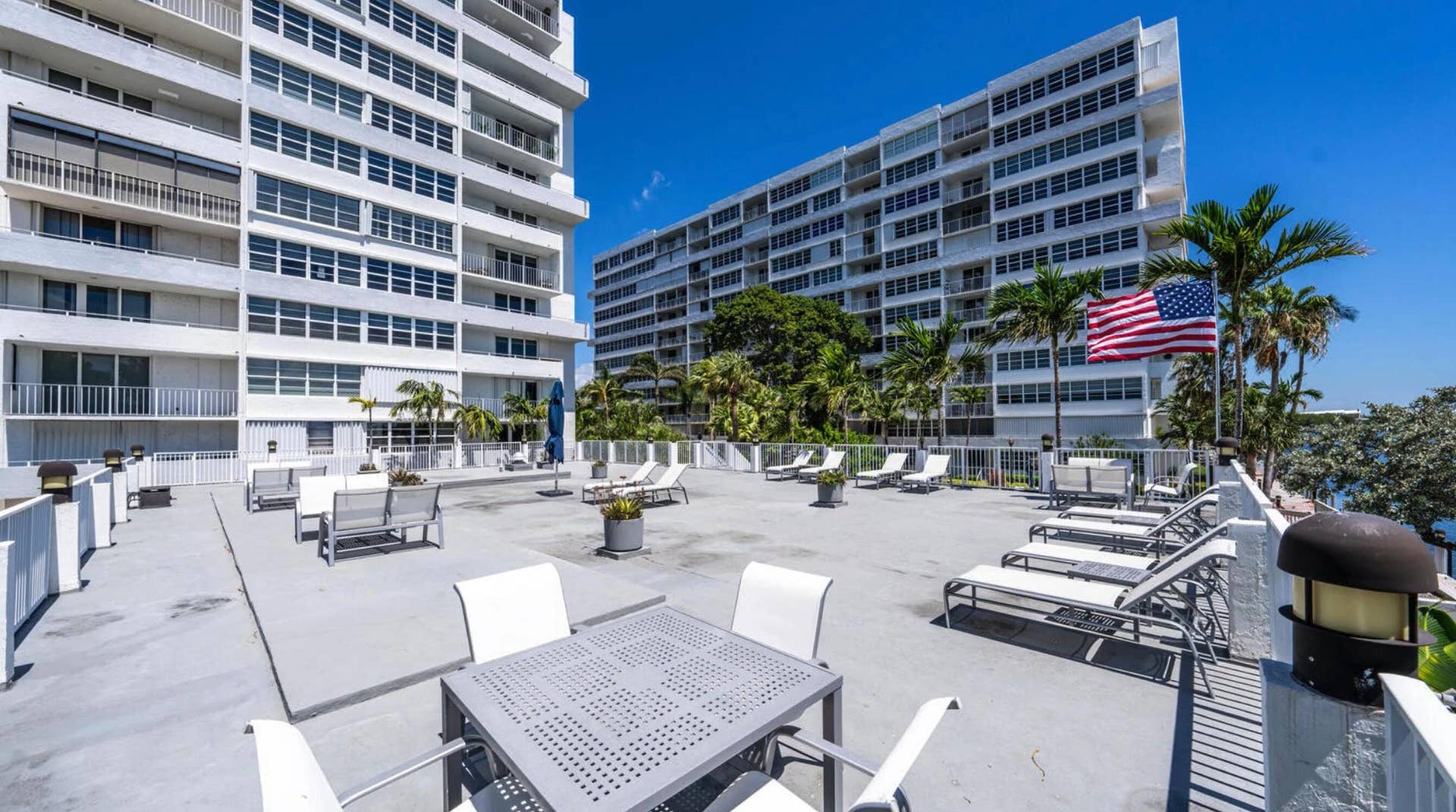 1160 N FEDERAL Highway, #1020, Fort Lauderdale, FL 33304 Huge Sundeck for Tanning and Relaxation