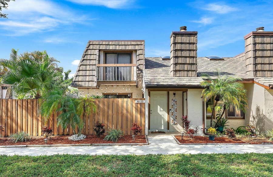 Property photo for 4012 PALM BAY Circle, #D, West Palm Beach, FL