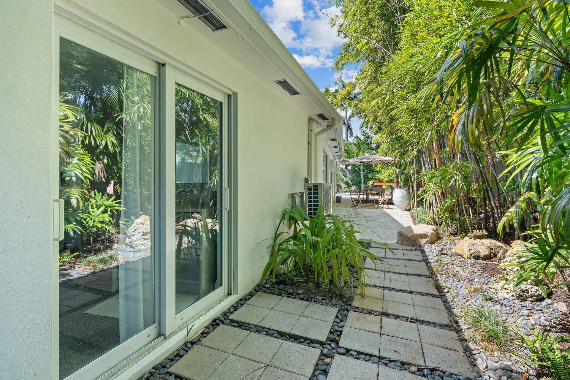 50-web-or-mls-1500 Middle River Dr, Fort