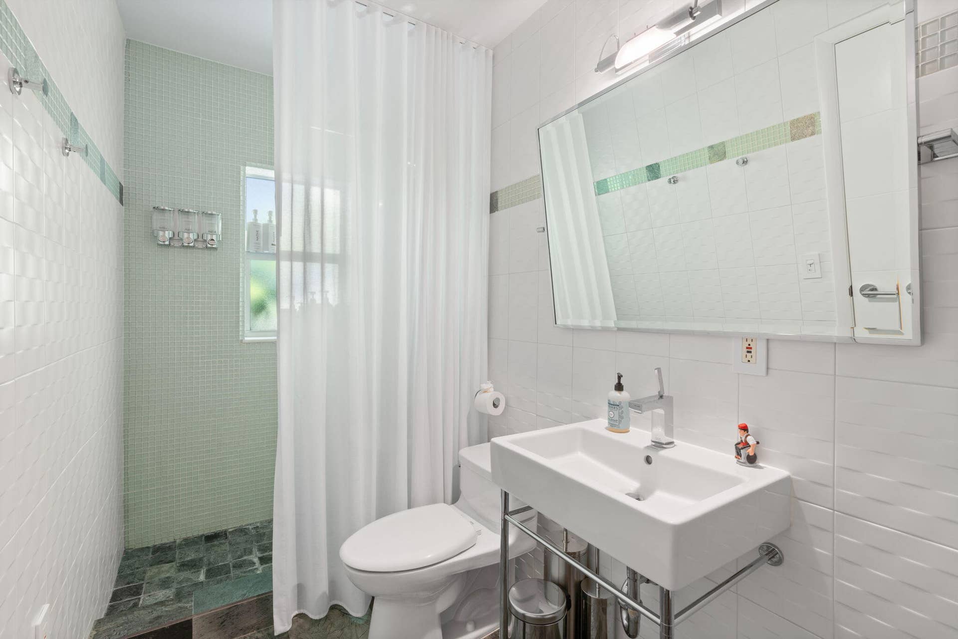 16-web-or-mls-1500 Middle River Dr, Fort