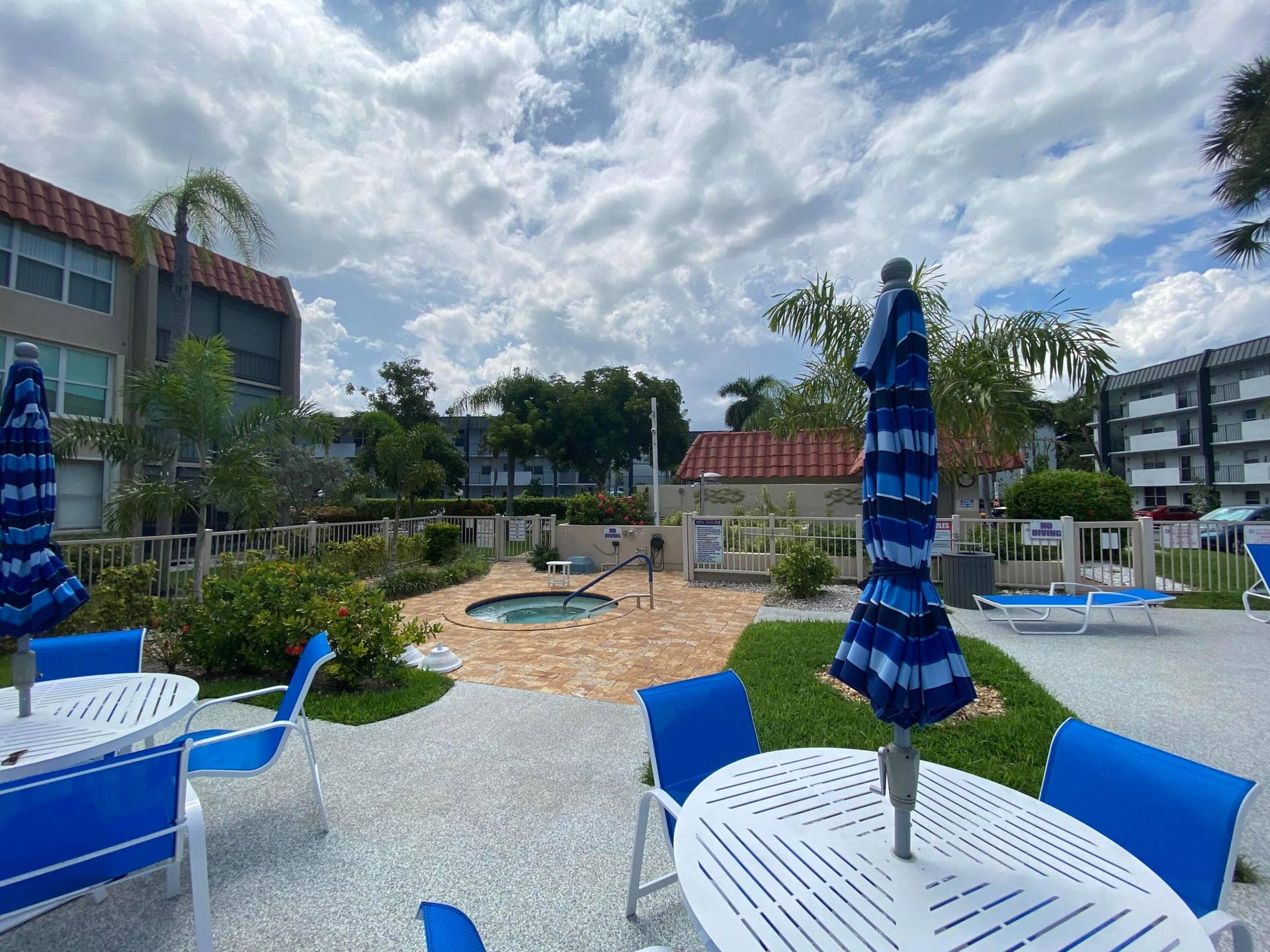 777 S Federal Highway, #209B, Pompano Beach, FL 33062 Island Club- Jacuzzi