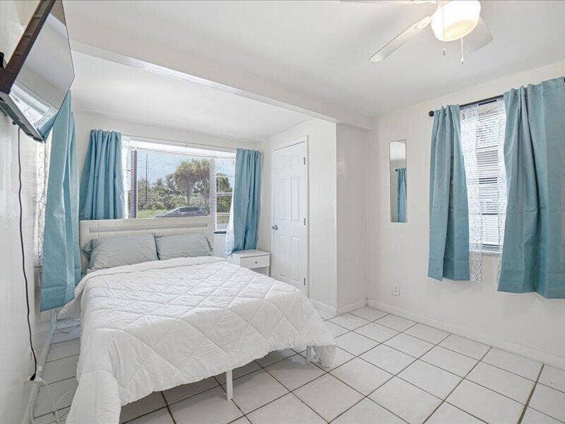 91 NE 6TH Court, Deerfield Beach, FL 33441 Primary Bedroom