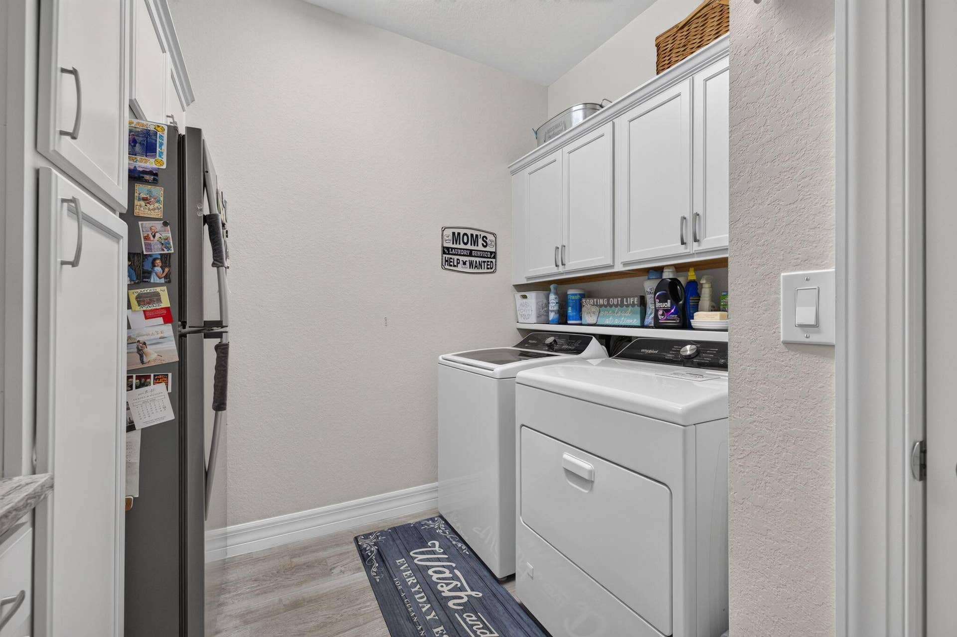 10521 SW CAPTIVA Drive, Port St Lucie, FL 34987 CUSTOM BUILT IN GRANITE BUTLER PANTRY