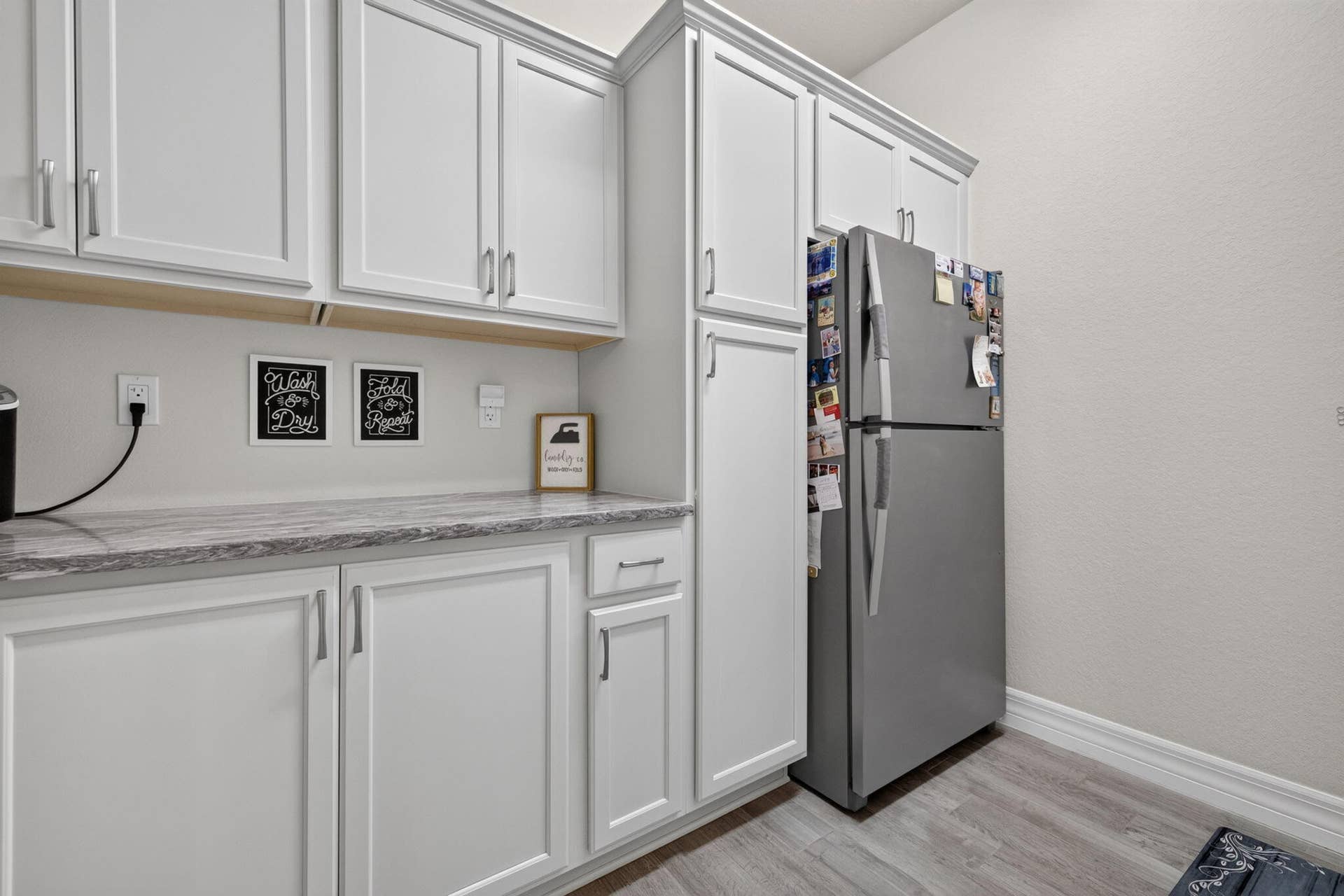 10521 SW CAPTIVA Drive, Port St Lucie, FL 34987 CUSTOM Butlers Pantry Full Fridge-W/D