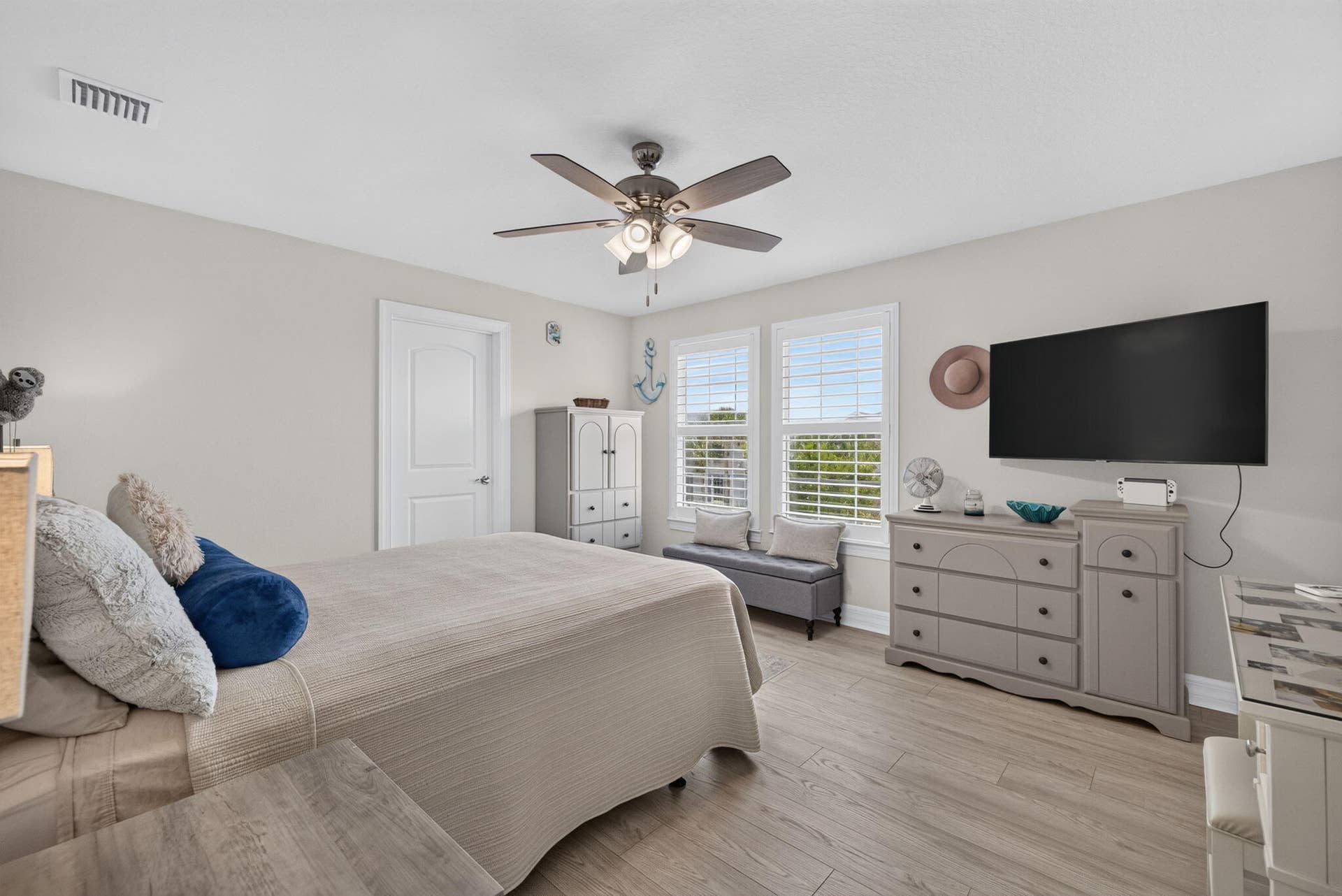10521 SW CAPTIVA Drive, Port St Lucie, FL 34987 Bedroom #2 Walk In Closet