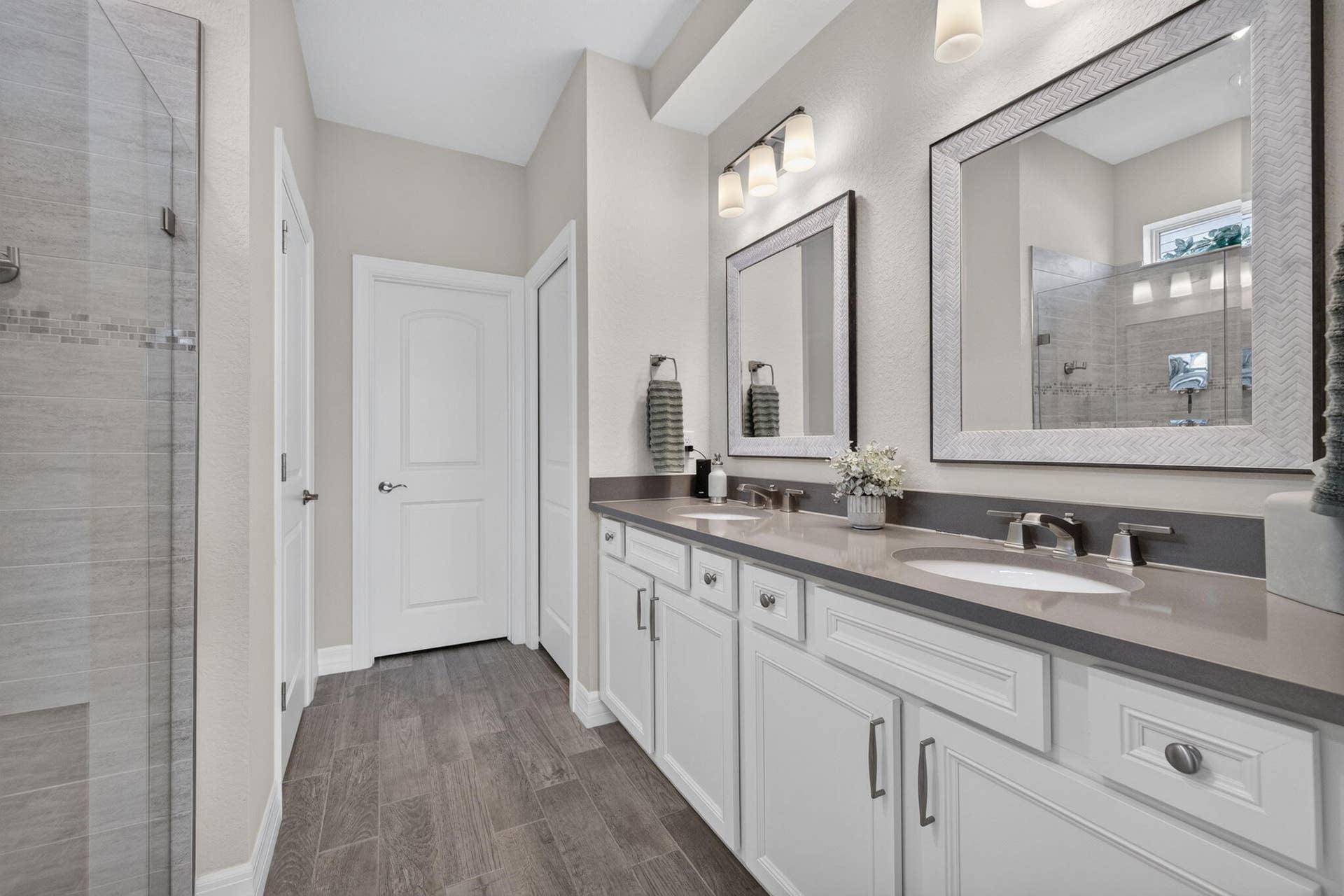 10521 SW CAPTIVA Drive, Port St Lucie, FL 34987 Primary Suite dual sinks Walk Ins
