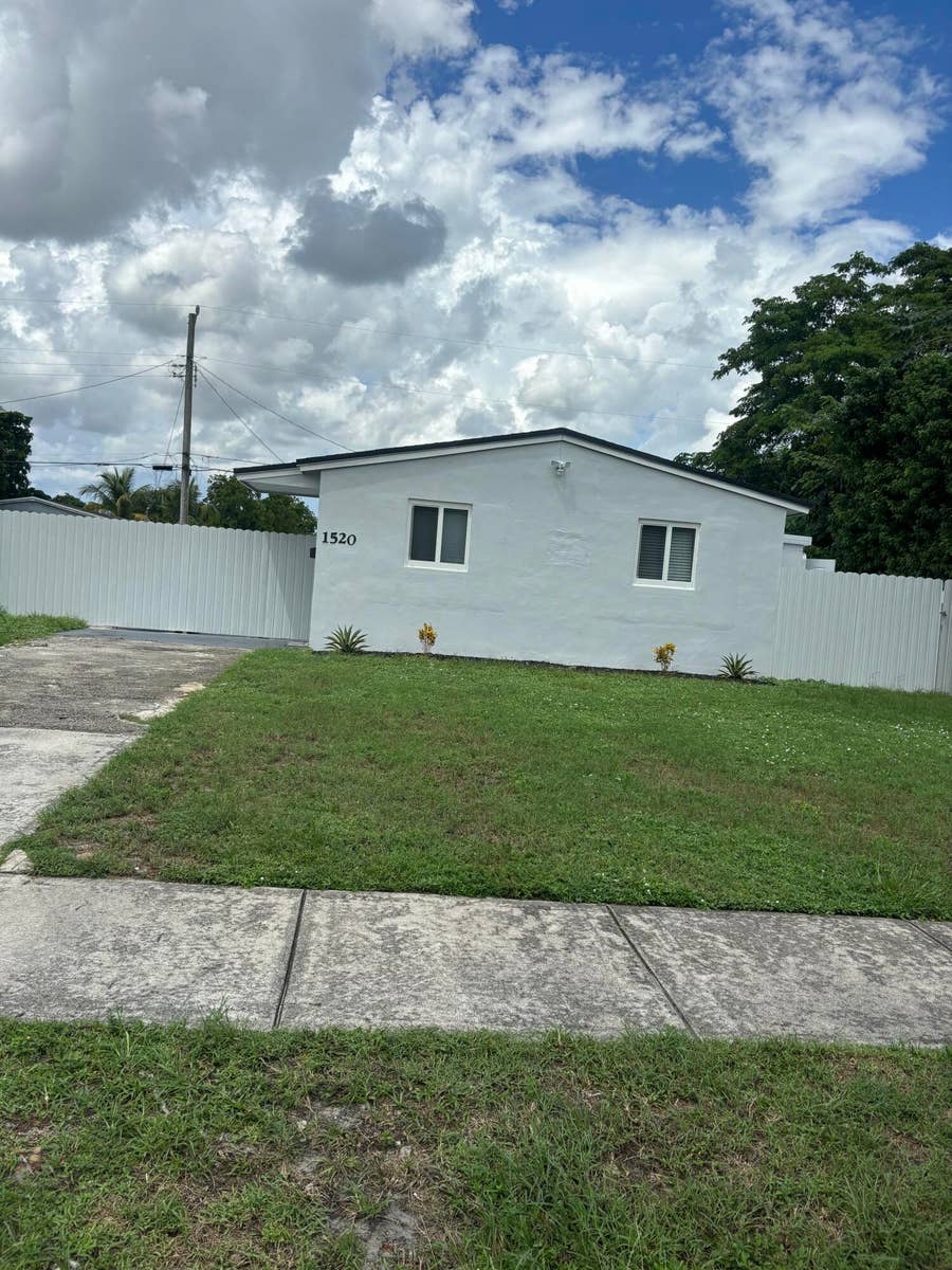 Property photo for 1520 N 68th Terrace, Hollywood, FL
