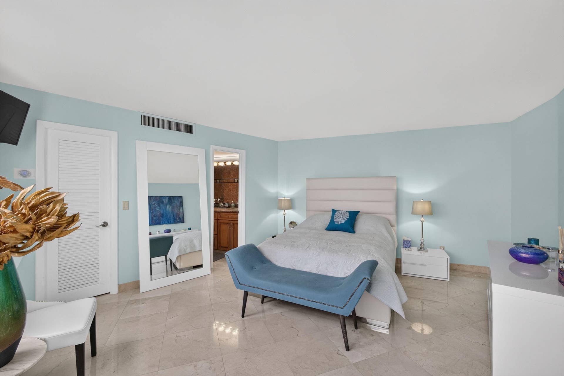 MASTER BEDROOM