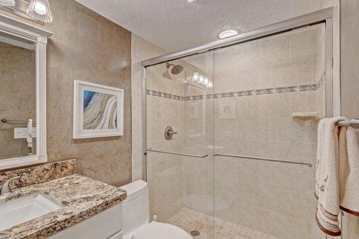 1201 N SUGAR SANDS Boulevard, #3, Singer Island, FL 33404 GUEST BATH