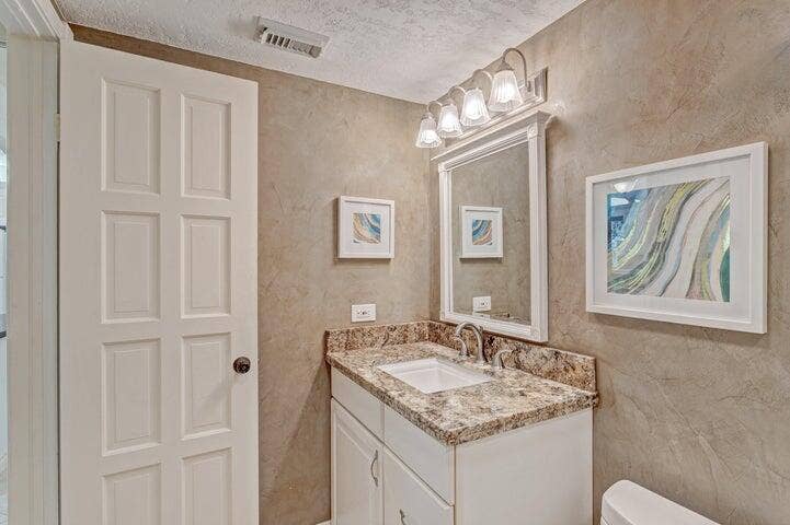 1201 N SUGAR SANDS Boulevard, #3, Singer Island, FL 33404 GUEST BATH