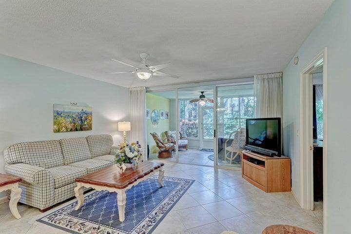 1201 N SUGAR SANDS Boulevard, #3, Singer Island, FL 33404 LIVING ROOM