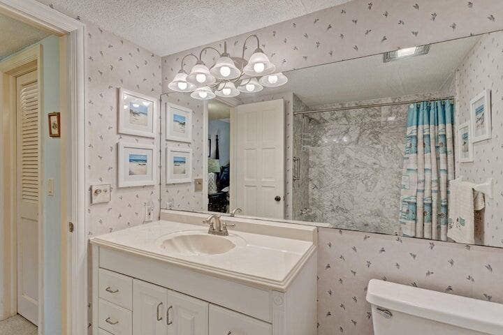1201 N SUGAR SANDS Boulevard, #3, Singer Island, FL 33404 MASTER BATH