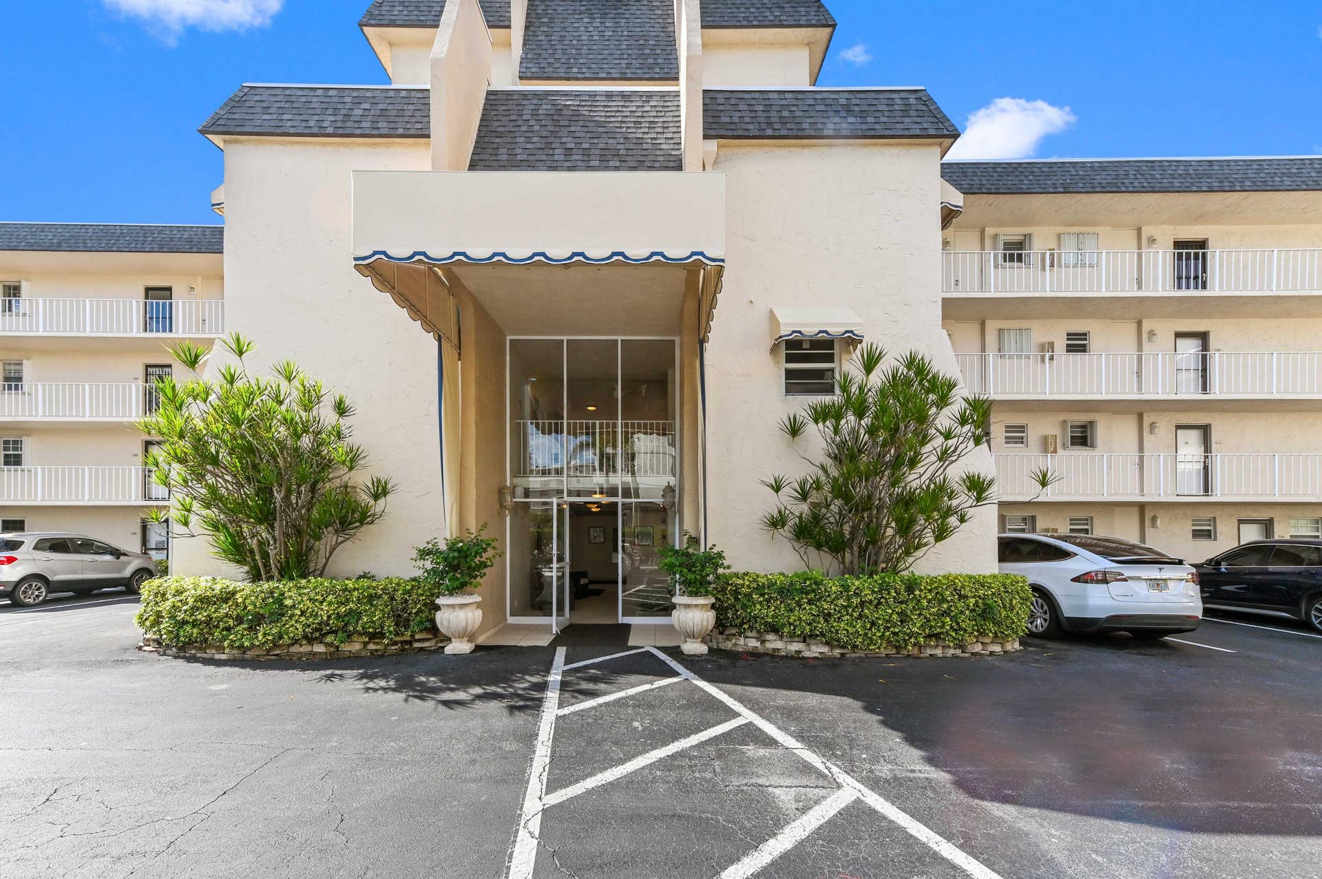 3575 S OCEAN Boulevard, #309, South Palm Beach, FL 33480 03 Front 03