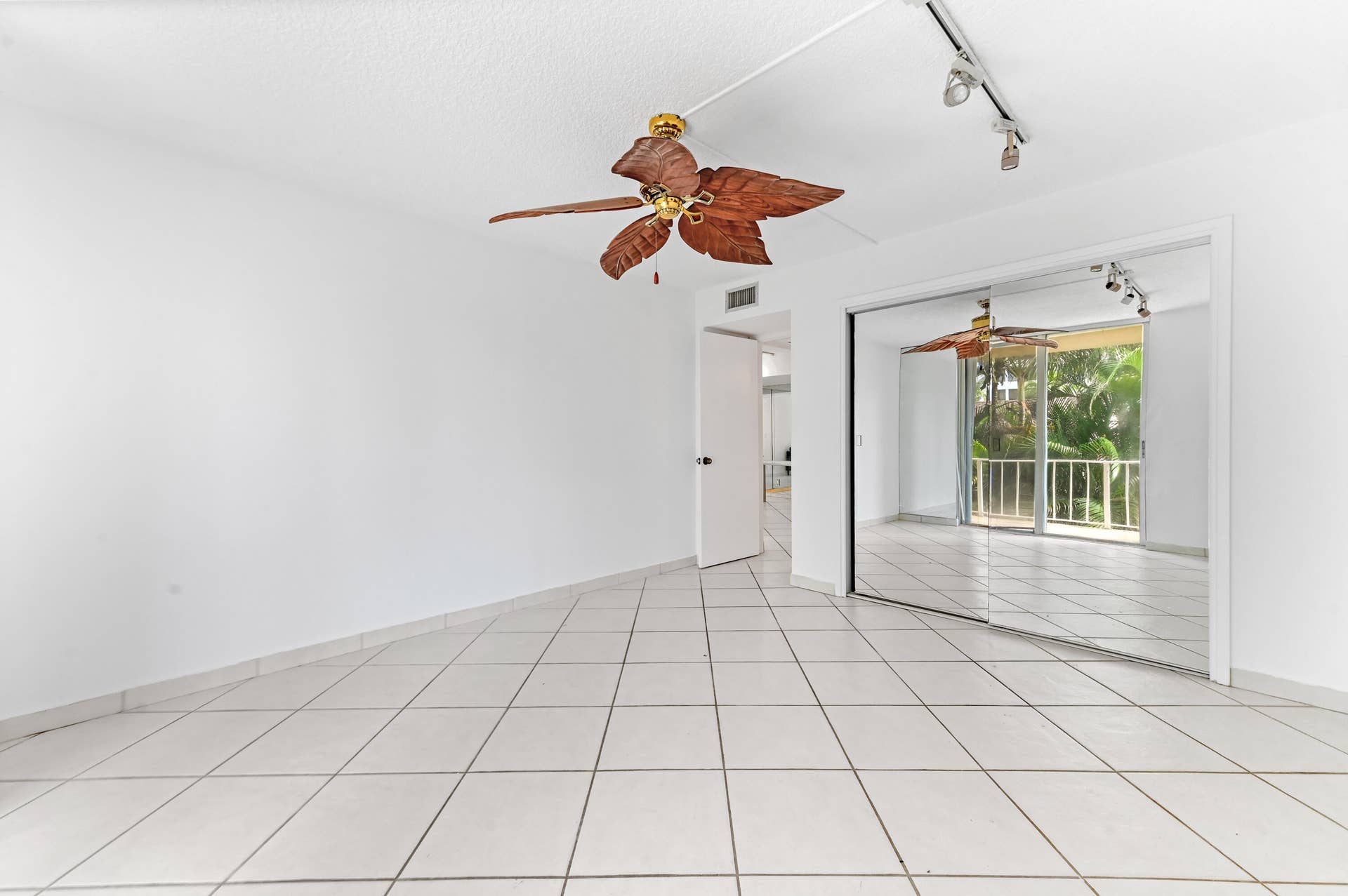 3575 S OCEAN Boulevard, #309, South Palm Beach, FL 33480 BR2