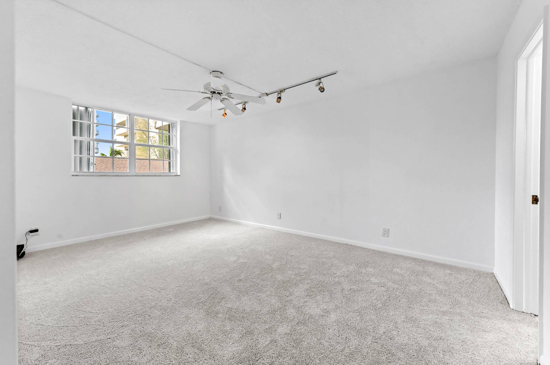 3575 S OCEAN Boulevard, #309, South Palm Beach, FL 33480 BR1