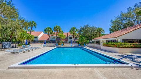 402 SEA OATS Drive, #E, Juno Beach, FL 33408 19515244_1_480_270