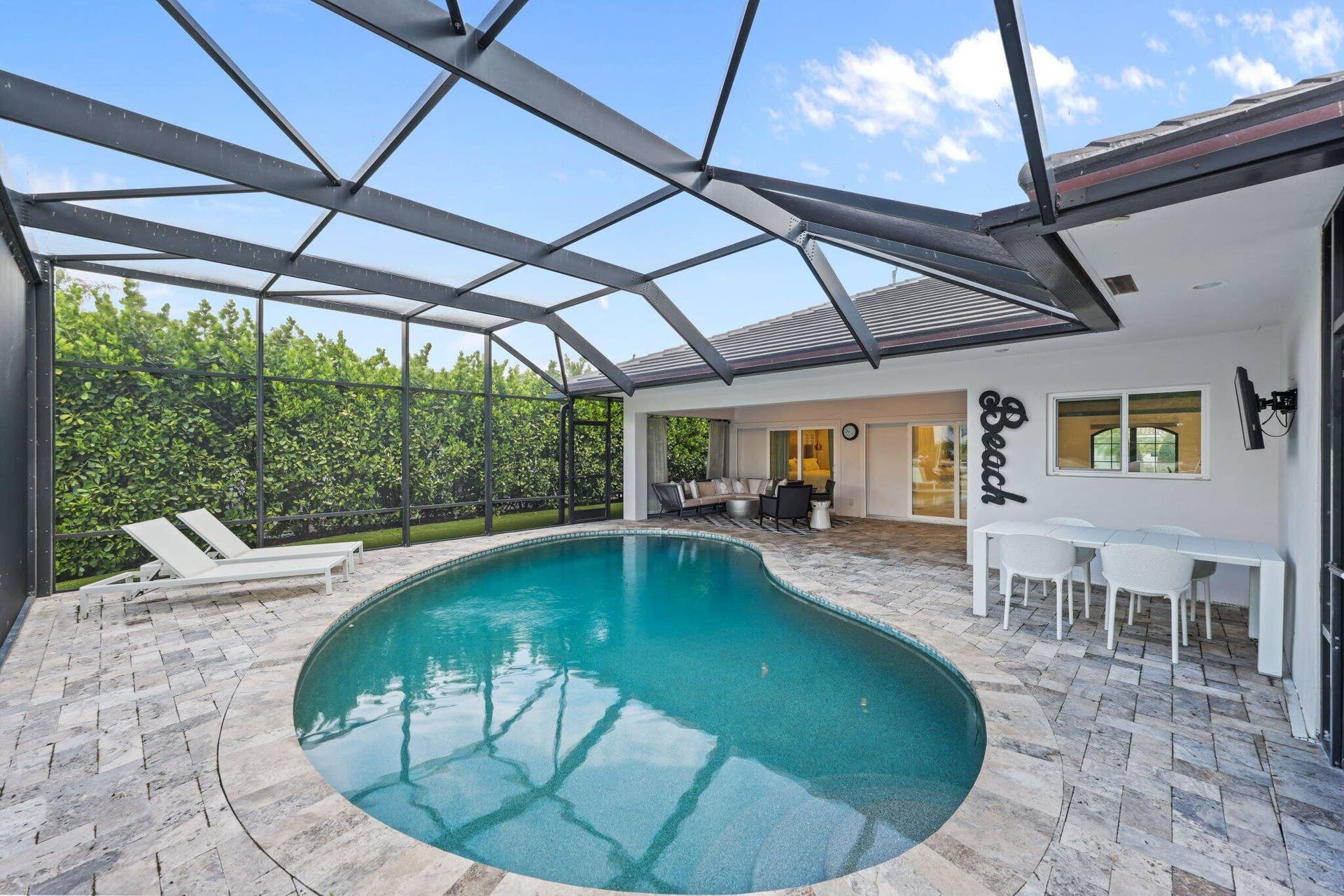 713 Forsyth Street, Boca Raton, FL 33487 Pool