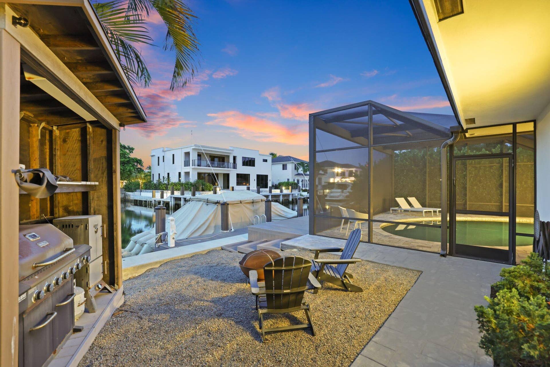 713 Forsyth Street, Boca Raton, FL 33487 Firepit
