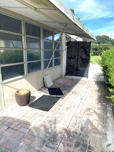 892 HIGH POINT Boulevard N, #B, Delray Beach, FL 33445 Back yard patio