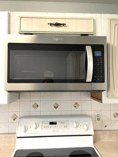 892 HIGH POINT Boulevard N, #B, Delray Beach, FL 33445 Microwave