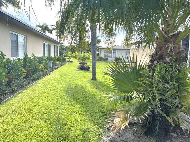 892 HIGH POINT Boulevard N, #B, Delray Beach, FL 33445 Back Yard view