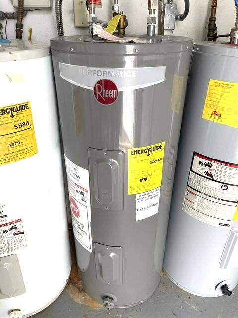 892 HIGH POINT Boulevard N, #B, Delray Beach, FL 33445 Updated water heater 2019
