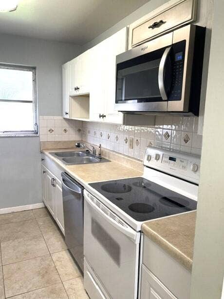 892 HIGH POINT Boulevard N, #B, Delray Beach, FL 33445 Galley Kitchen