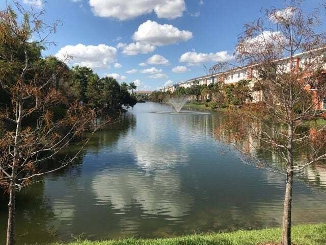 219 SW 7th Street, Pompano Beach, FL 33060 Community lake:view