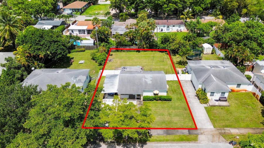 Property photo for 933 UPLAND Road, West Palm Beach, FL