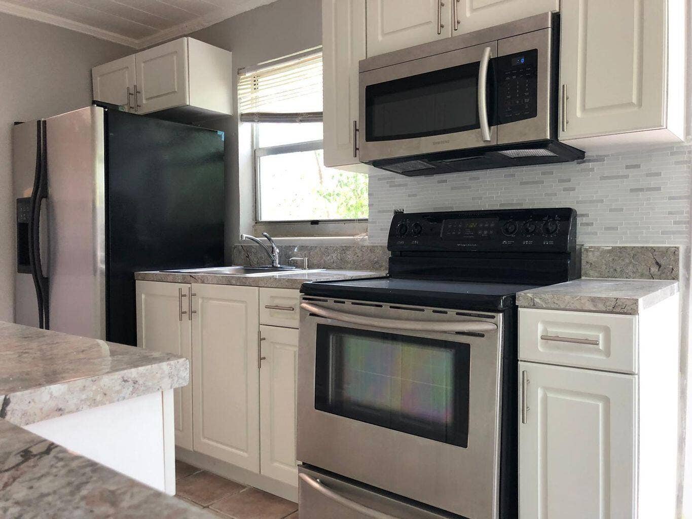 1069 W 30TH Street, #6, Riviera Beach, Riviera Beach, FL 33404 Stainless Steel appliances