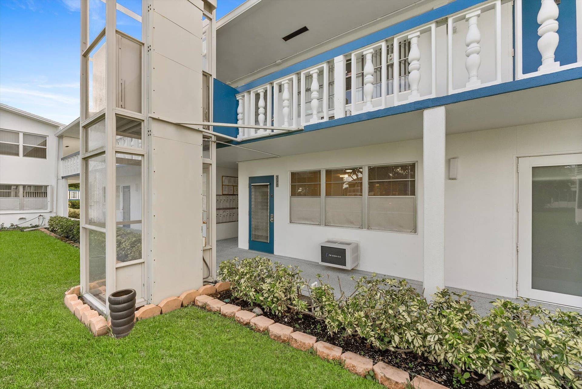 398 Tilford S, Deerfield Beach, FL 33442 09-9