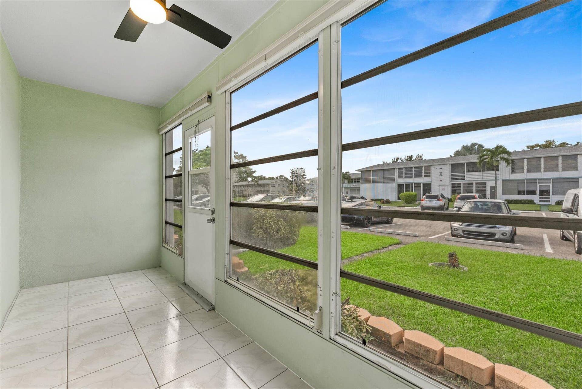 398 Tilford S, Deerfield Beach, FL 33442 Florida room