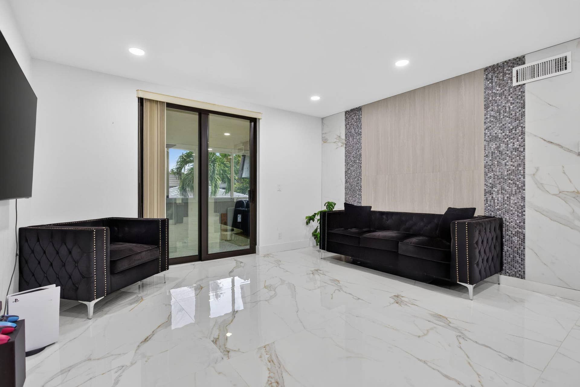 8404 W SAMPLE Road, #230, Coral Springs, FL 33065 2-web-or-mls-8404 -7975
