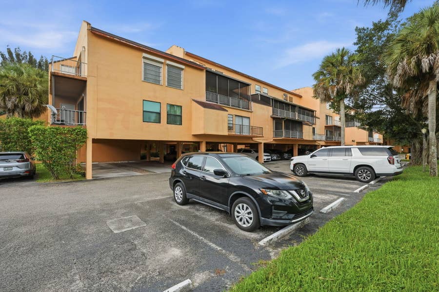Property photo for 430 COMMODORE Drive, #314, Plantation, FL