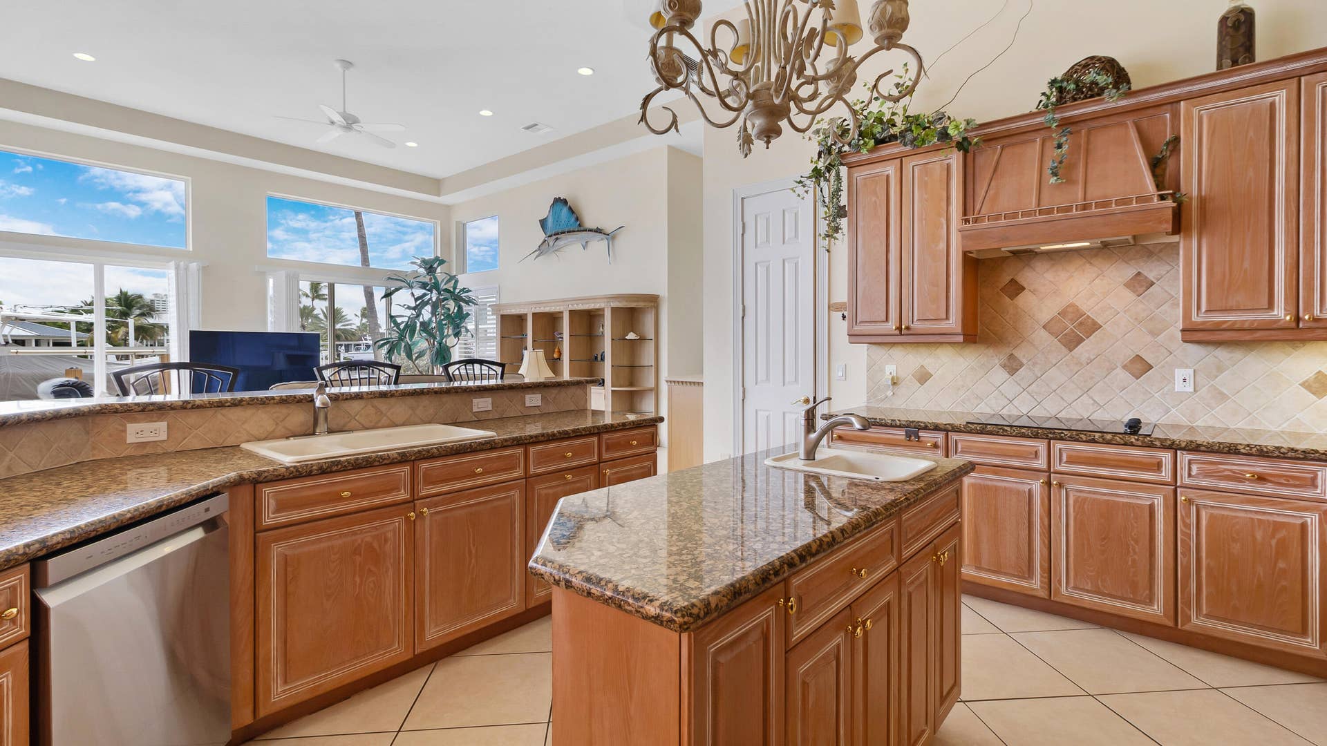 2761 SE 9TH Street, Pompano Beach, FL 33062 25_accutour_01 2761-se-9th-st -023