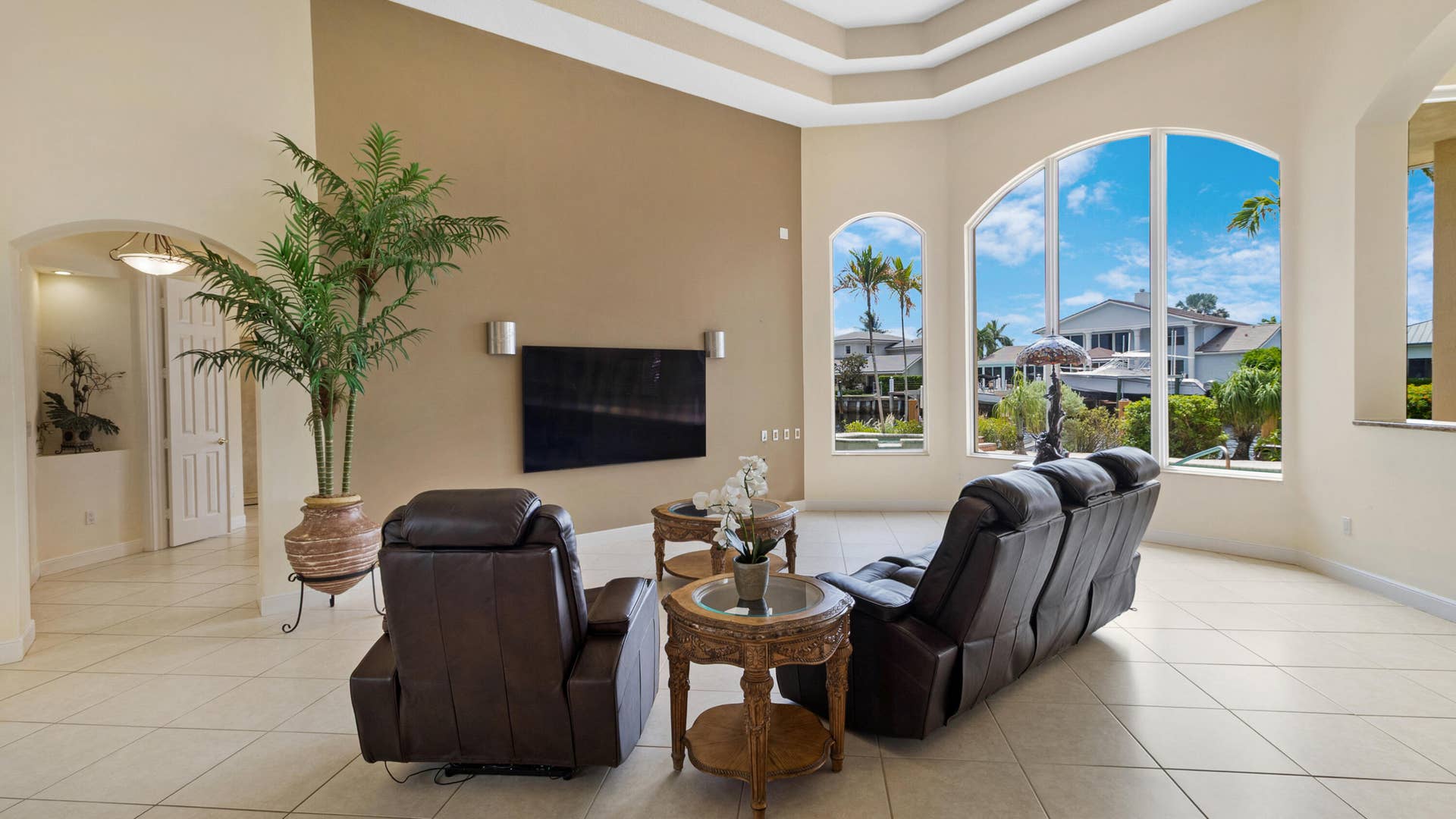 2761 SE 9TH Street, Pompano Beach, FL 33062 Living Room