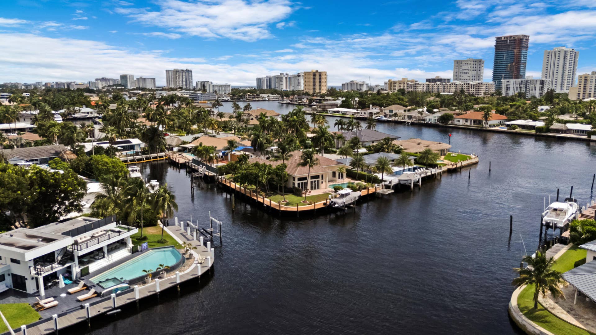 2761 SE 9TH Street, Pompano Beach, FL 33062 73_accutour_01 2761-se-9th-st -071
