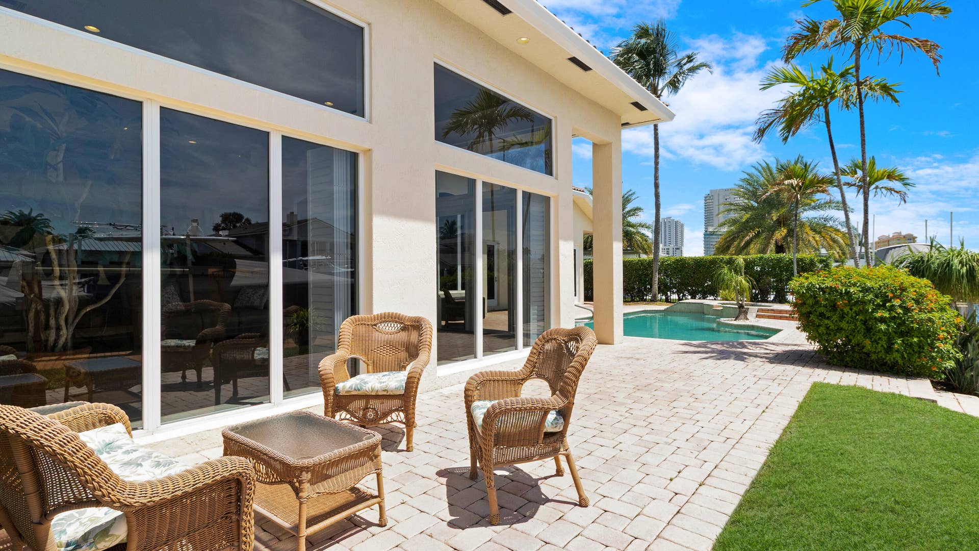 2761 SE 9TH Street, Pompano Beach, FL 33062 62_accutour_01 2761-se-9th-st -060