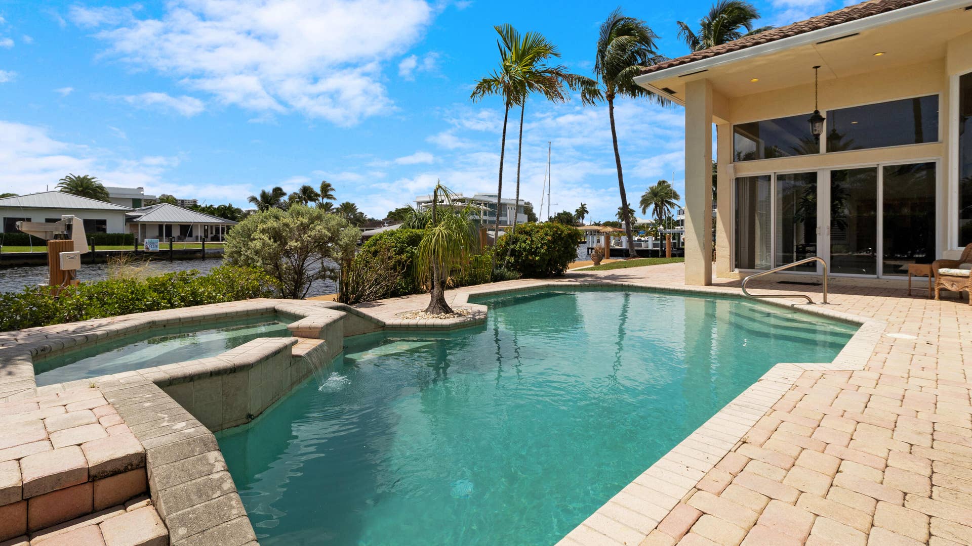2761 SE 9TH Street, Pompano Beach, FL 33062 54_accutour_01 2761-se-9th-st -052