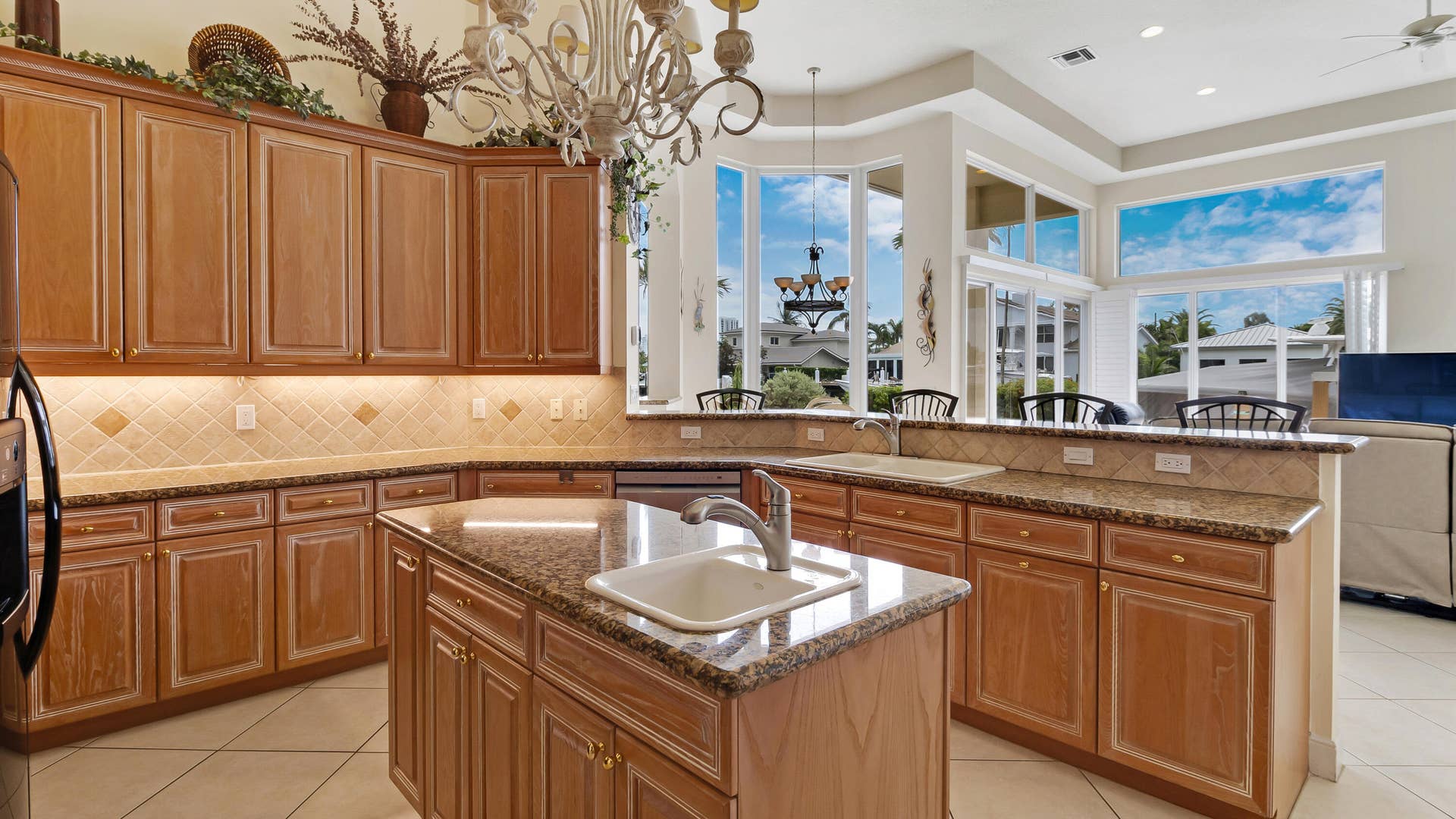 2761 SE 9TH Street, Pompano Beach, FL 33062 24_accutour_01 2761-se-9th-st -022
