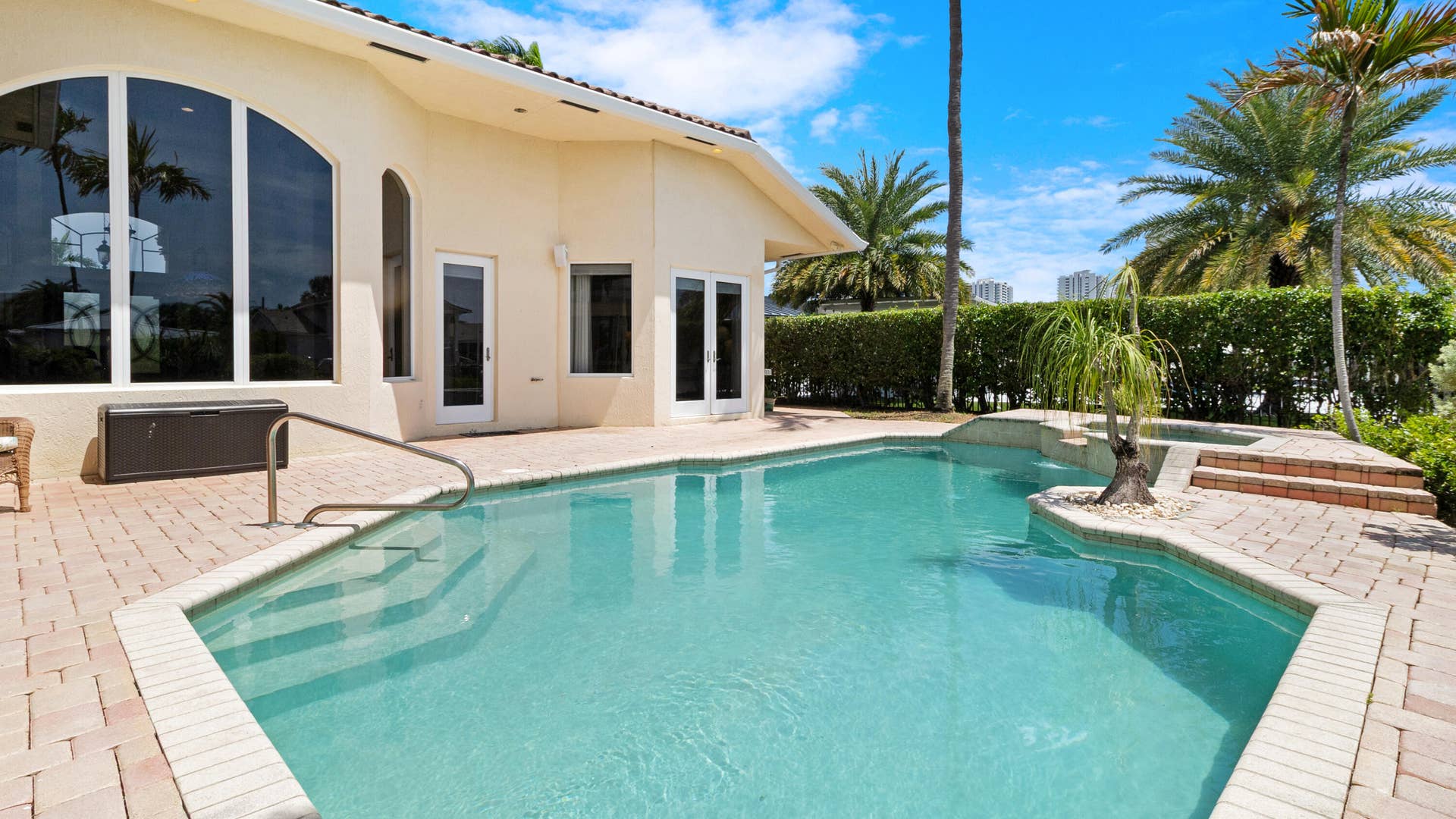 2761 SE 9TH Street, Pompano Beach, FL 33062 56_accutour_01 2761-se-9th-st -054