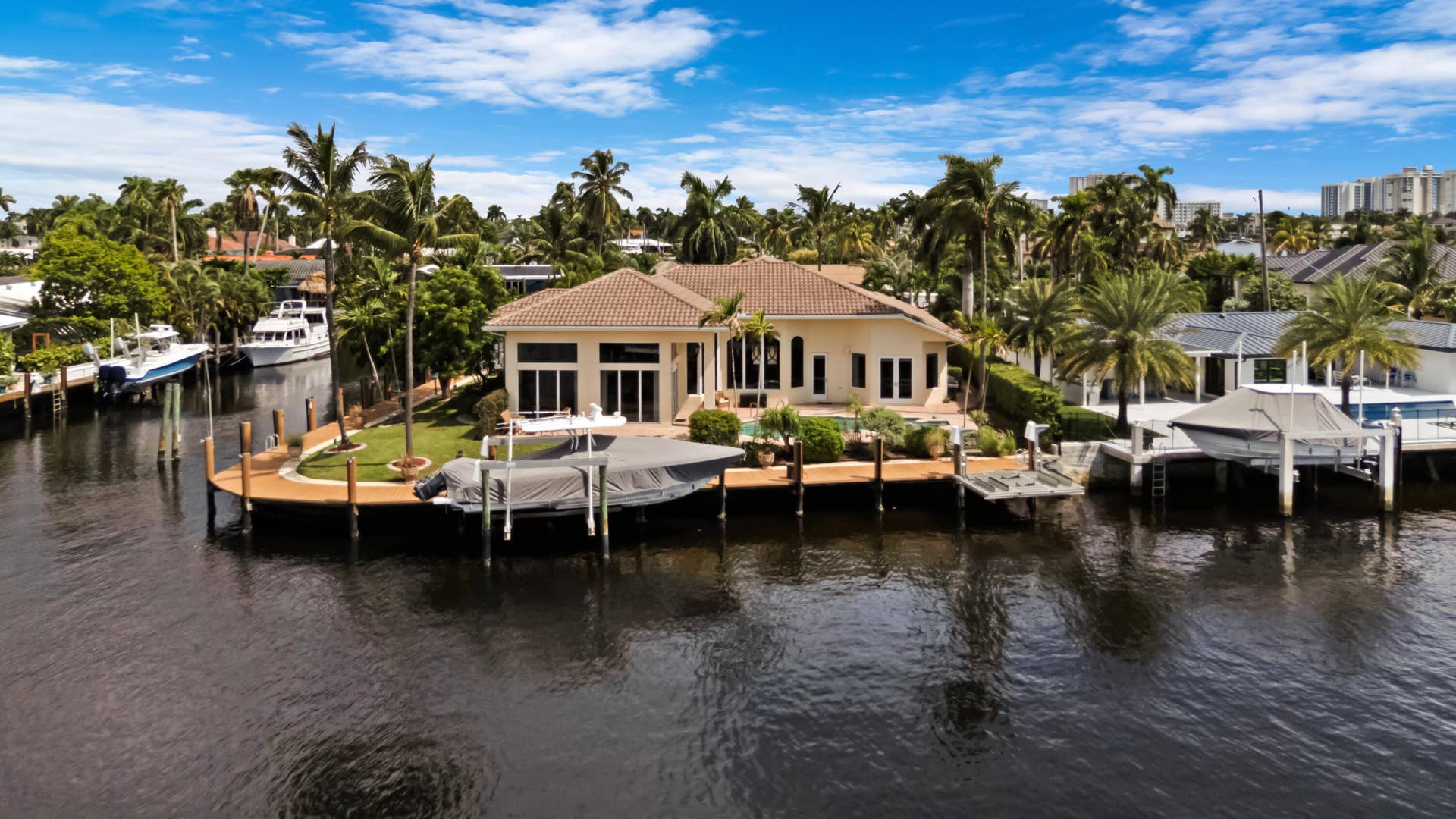 2761 SE 9TH Street, Pompano Beach, FL 33062 66_accutour_01 2761-se-9th-st -064