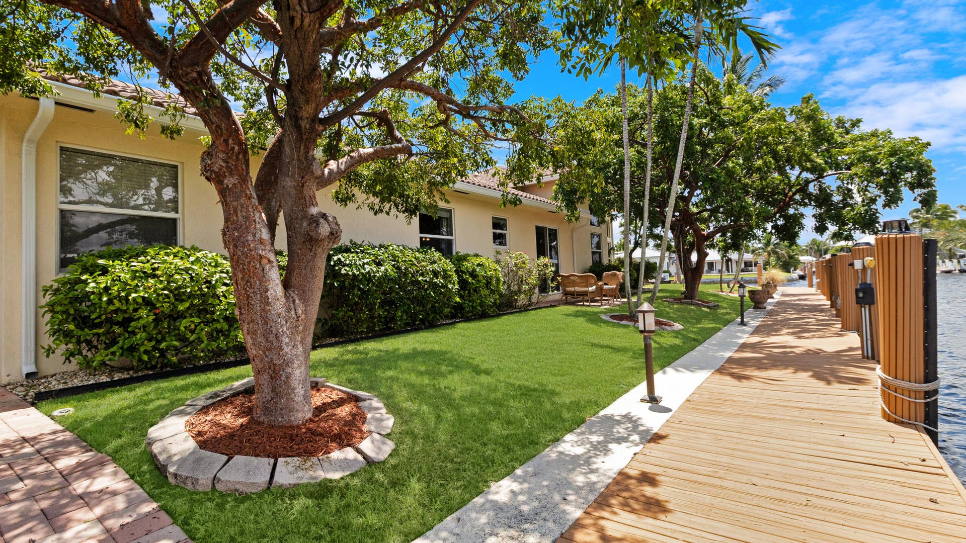 2761 SE 9TH Street, Pompano Beach, FL 33062 60_accutour_01 2761-se-9th-st -058