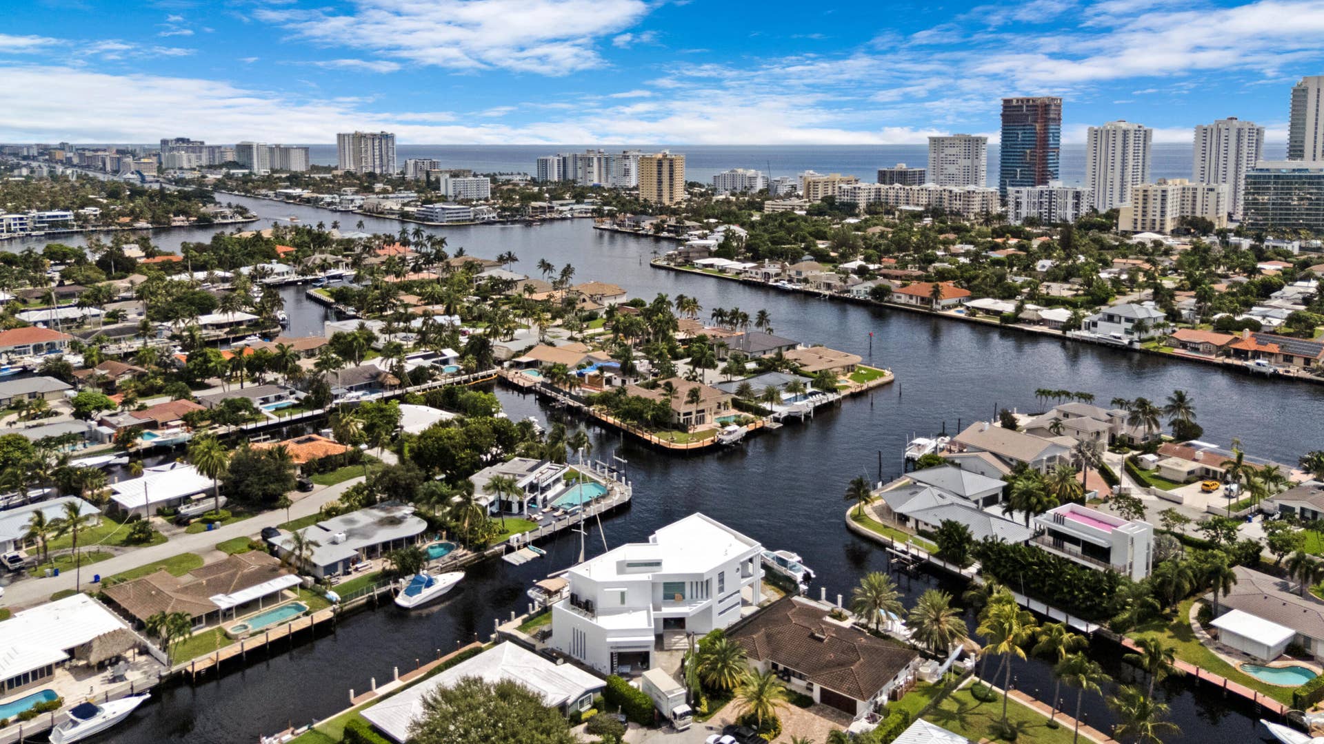 2761 SE 9TH Street, Pompano Beach, FL 33062 76_accutour_01 2761-se-9th-st -074